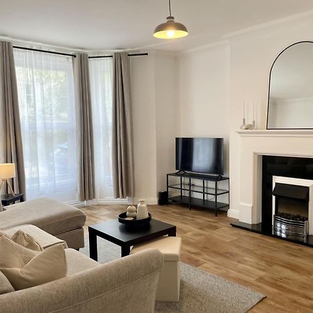 New Apartment In Town Centre Bournemouth Bagian luar foto