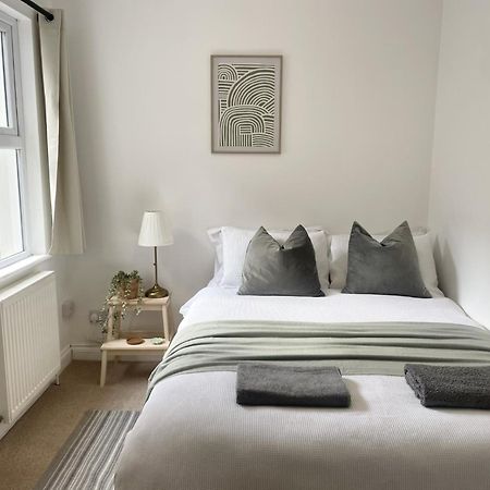 New Apartment In Town Centre Bournemouth Bagian luar foto